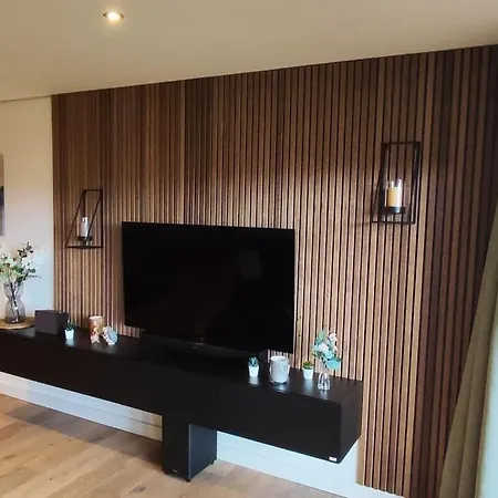 Apartment With 1 Bedroom *